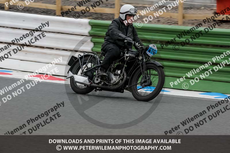 Vintage motorcycle club;eventdigitalimages;mallory park;mallory park trackday photographs;no limits trackdays;peter wileman photography;trackday digital images;trackday photos;vmcc festival 1000 bikes photographs